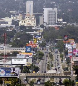 La mirada en Madrid. El recuerdo en San  Pedro Sula