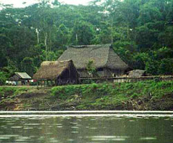 Por el río hacia los pueblos